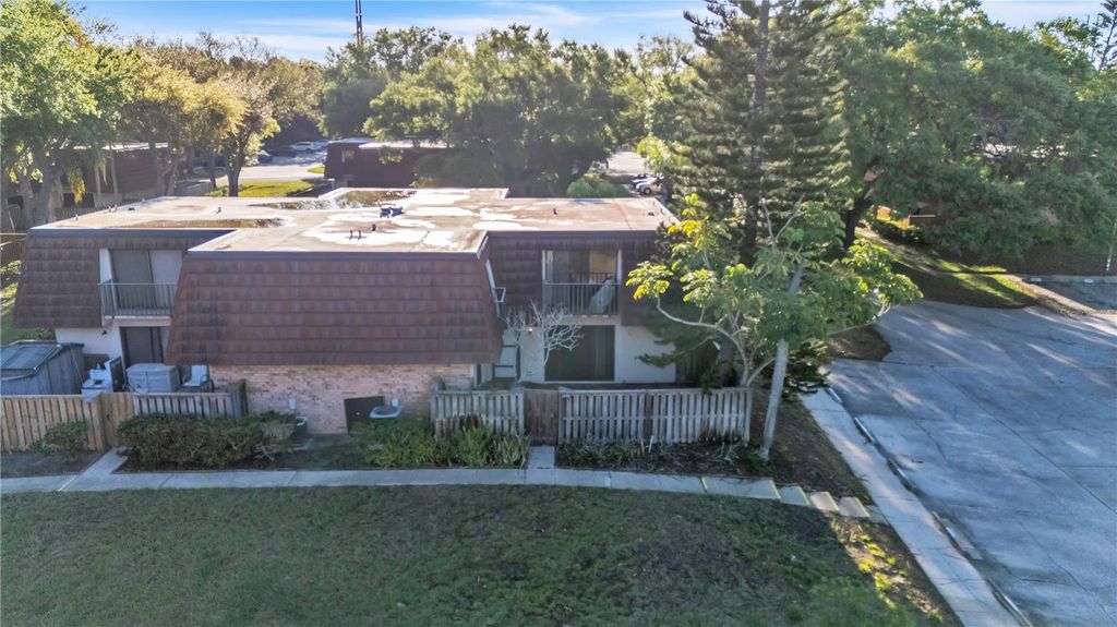 Photo of 2605 10th Court, Palm Harbor, FL 34684 (MLS # W7884106)