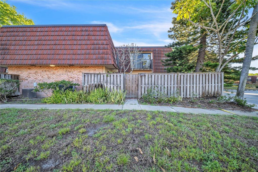 Photo of 2605 10th Court, Palm Harbor, FL 34684 (MLS # W7884106)