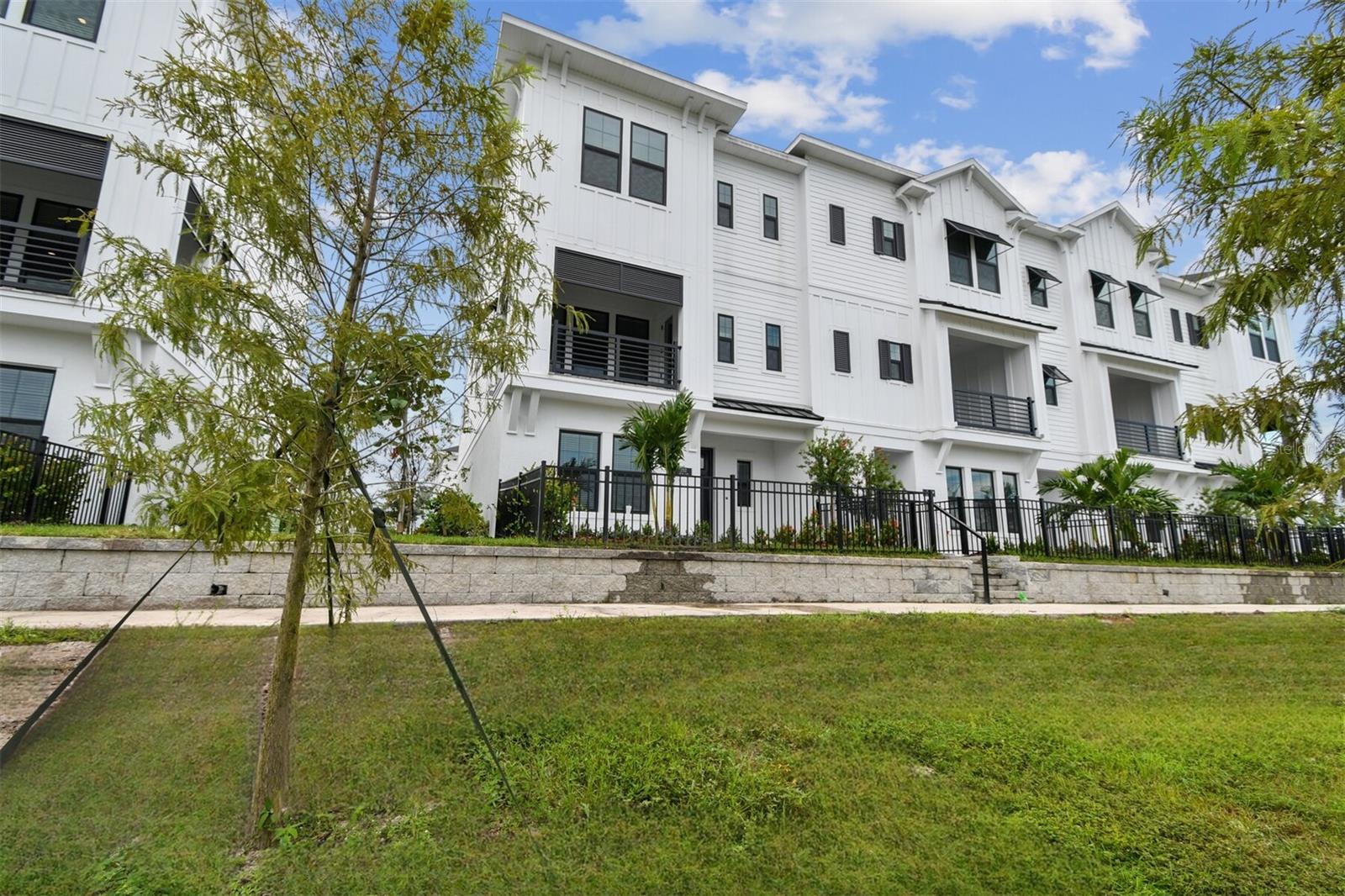 EMERALD LANDING AT WATERSIDE - Residential