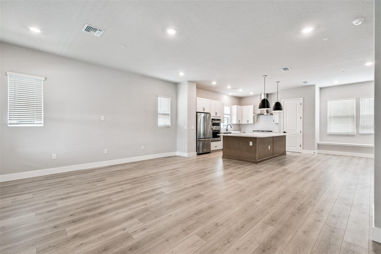 EMERALD LANDING AT WATERSIDE - Residential