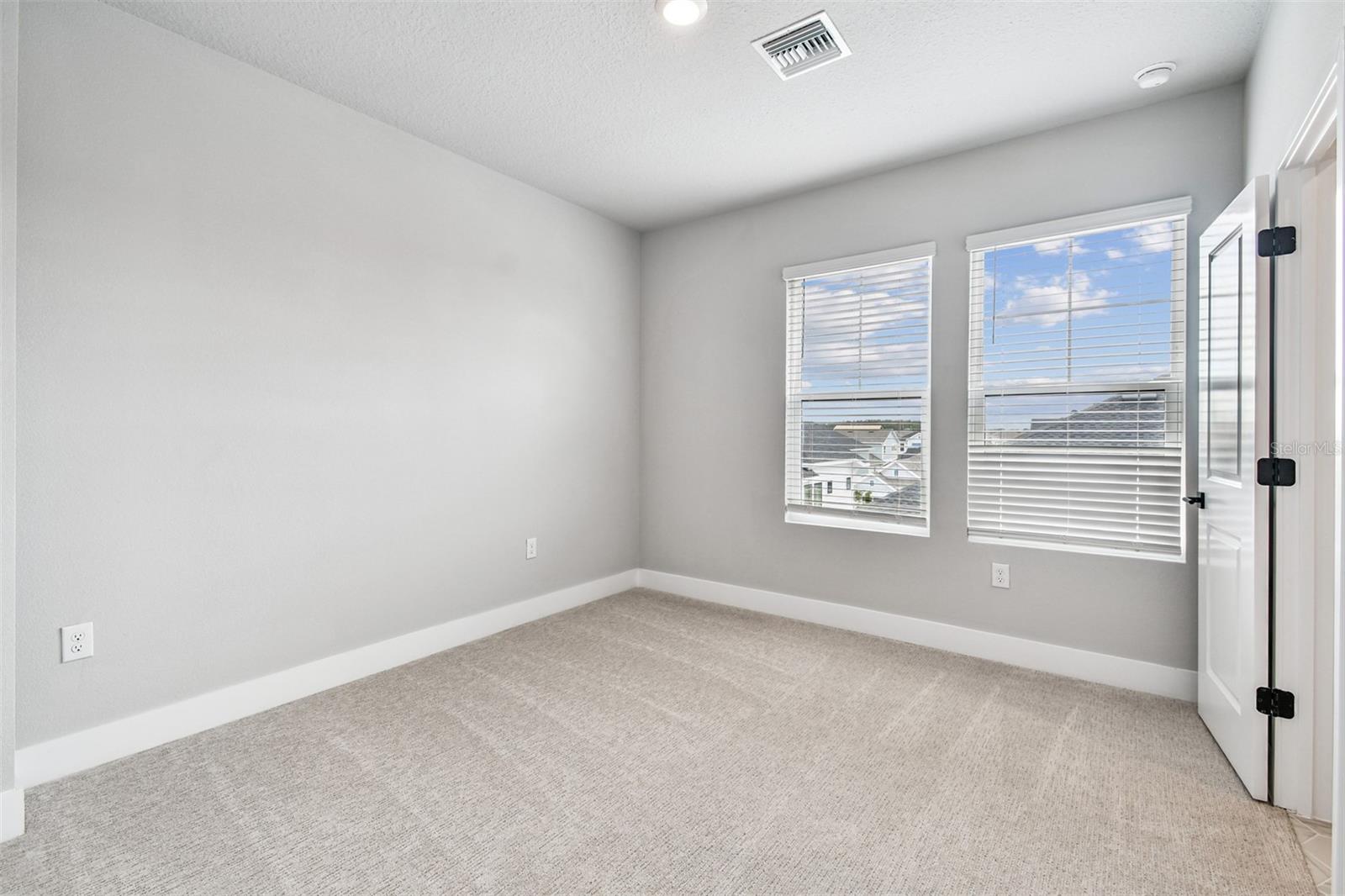 EMERALD LANDING AT WATERSIDE - Residential