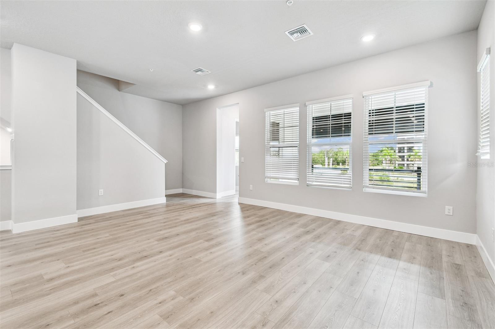 EMERALD LANDING AT WATERSIDE - Residential