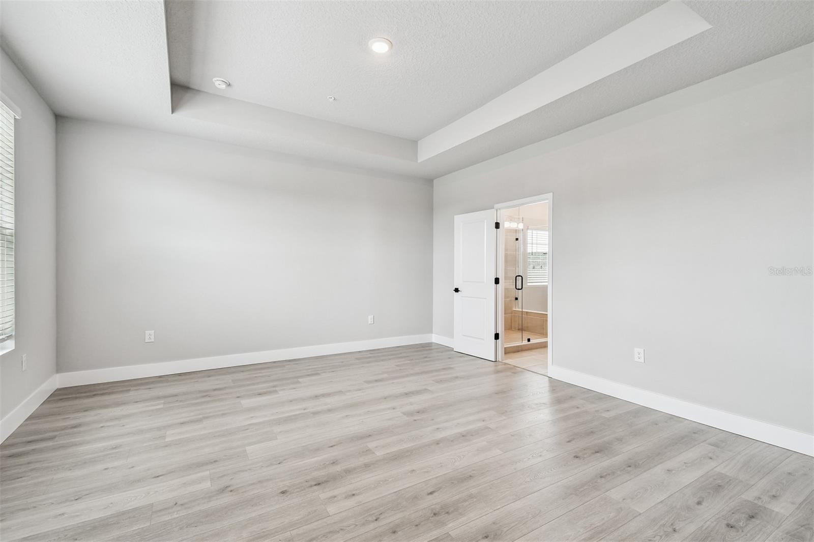 EMERALD LANDING AT WATERSIDE - Residential
