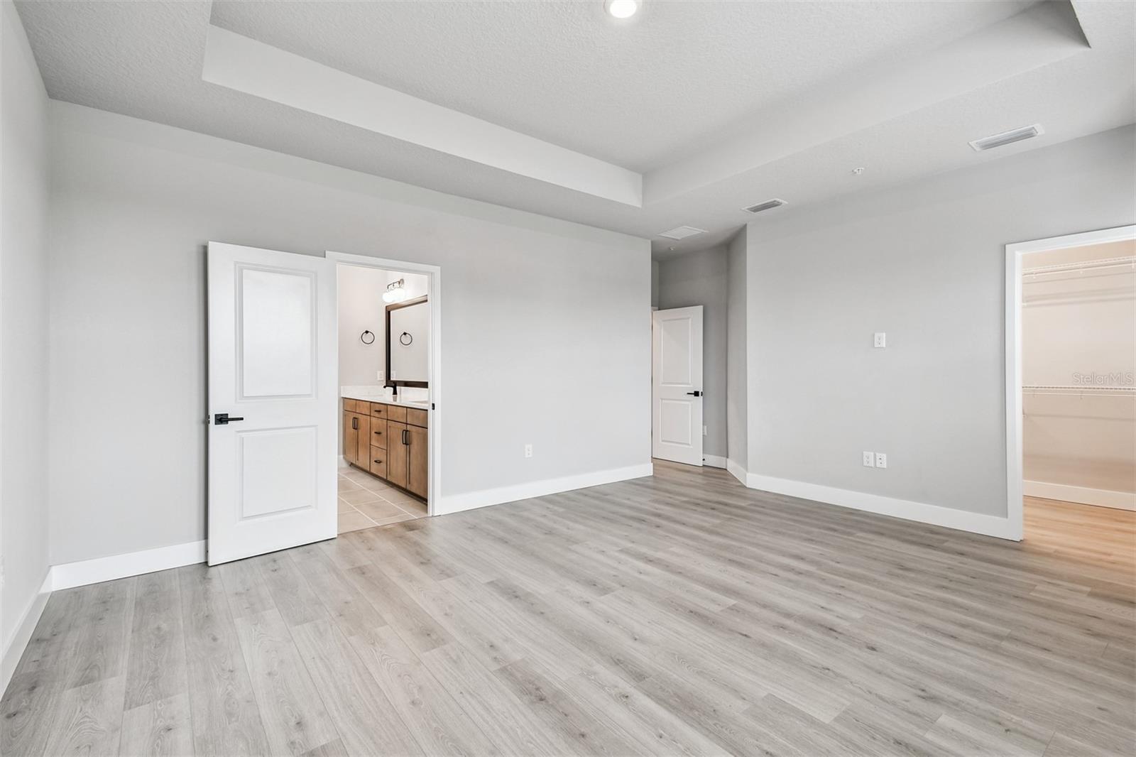 EMERALD LANDING AT WATERSIDE - Residential