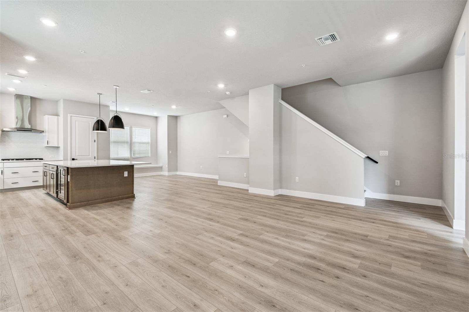 EMERALD LANDING AT WATERSIDE - Residential