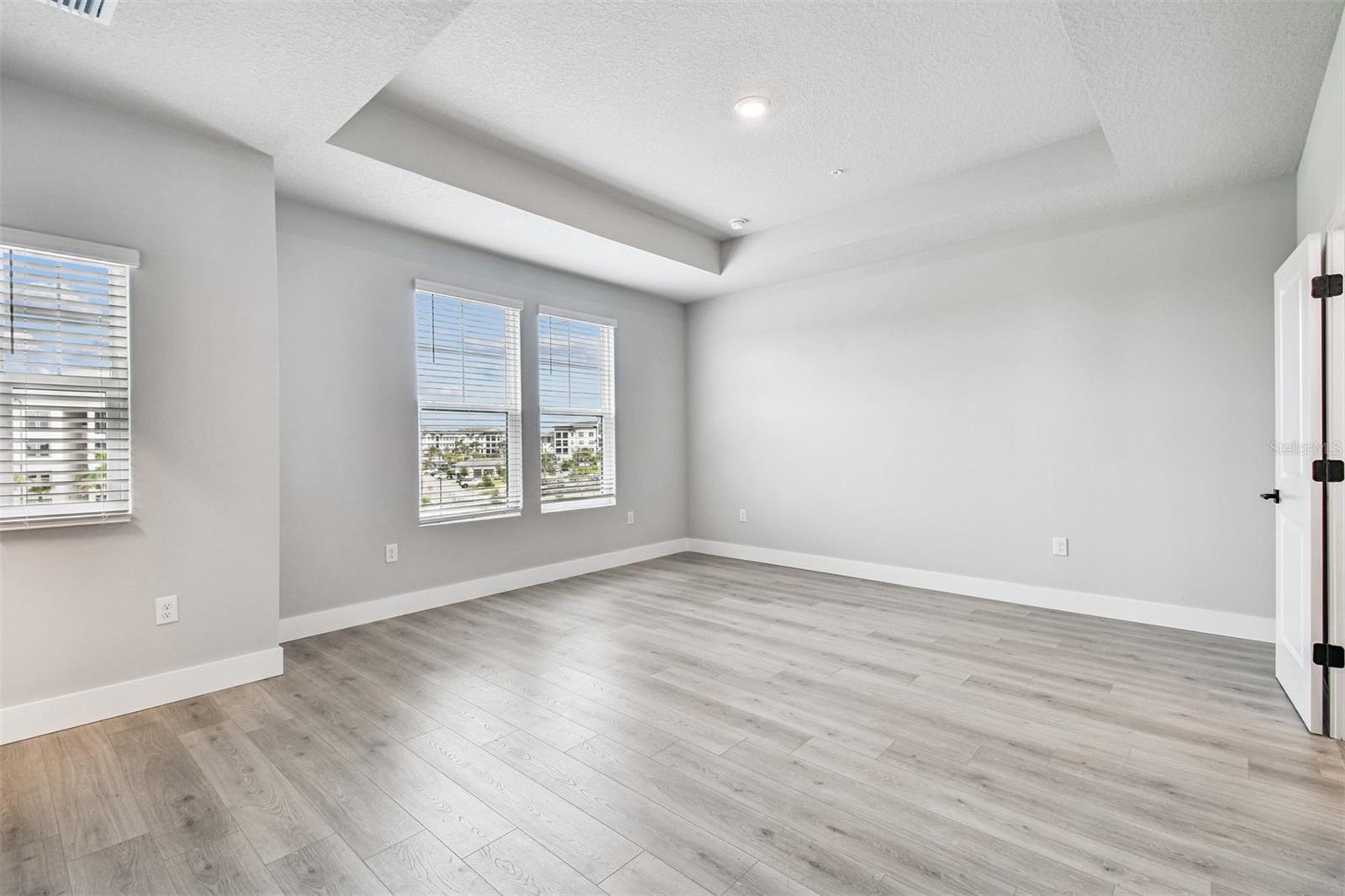 EMERALD LANDING AT WATERSIDE - Residential