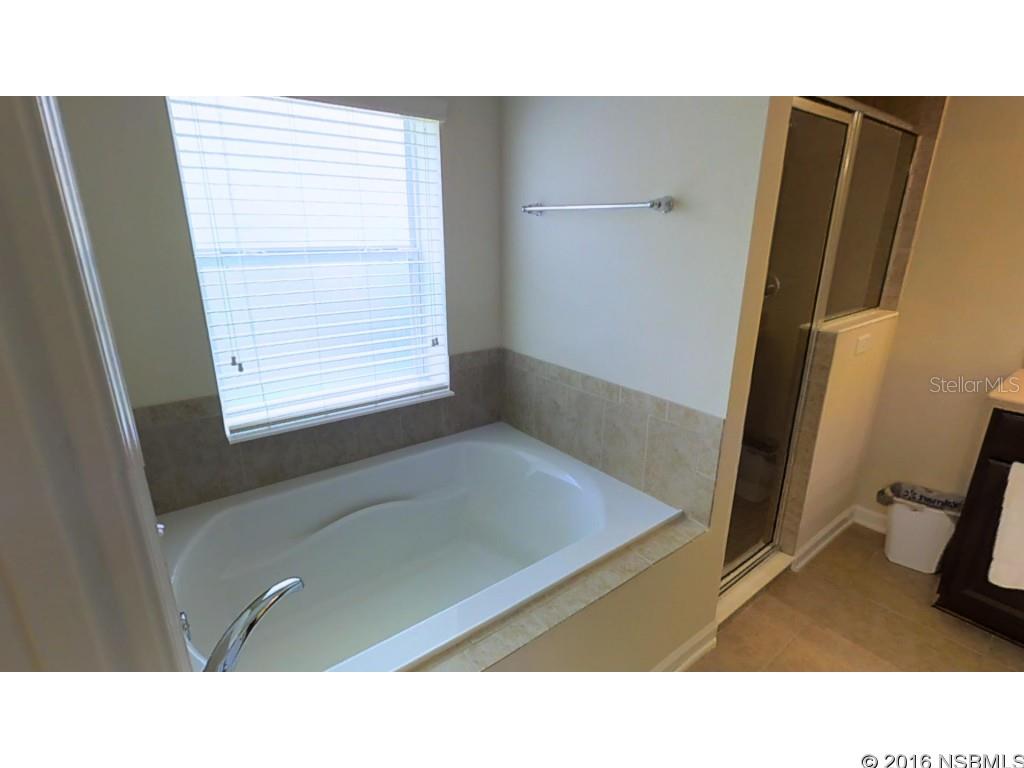 Venetian Bat Un 01 Ph 01B - Residential