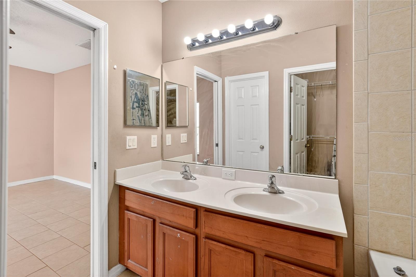 CYPRESS LAKES TOWNHOMES PH 2 UNIT 2 - Residential