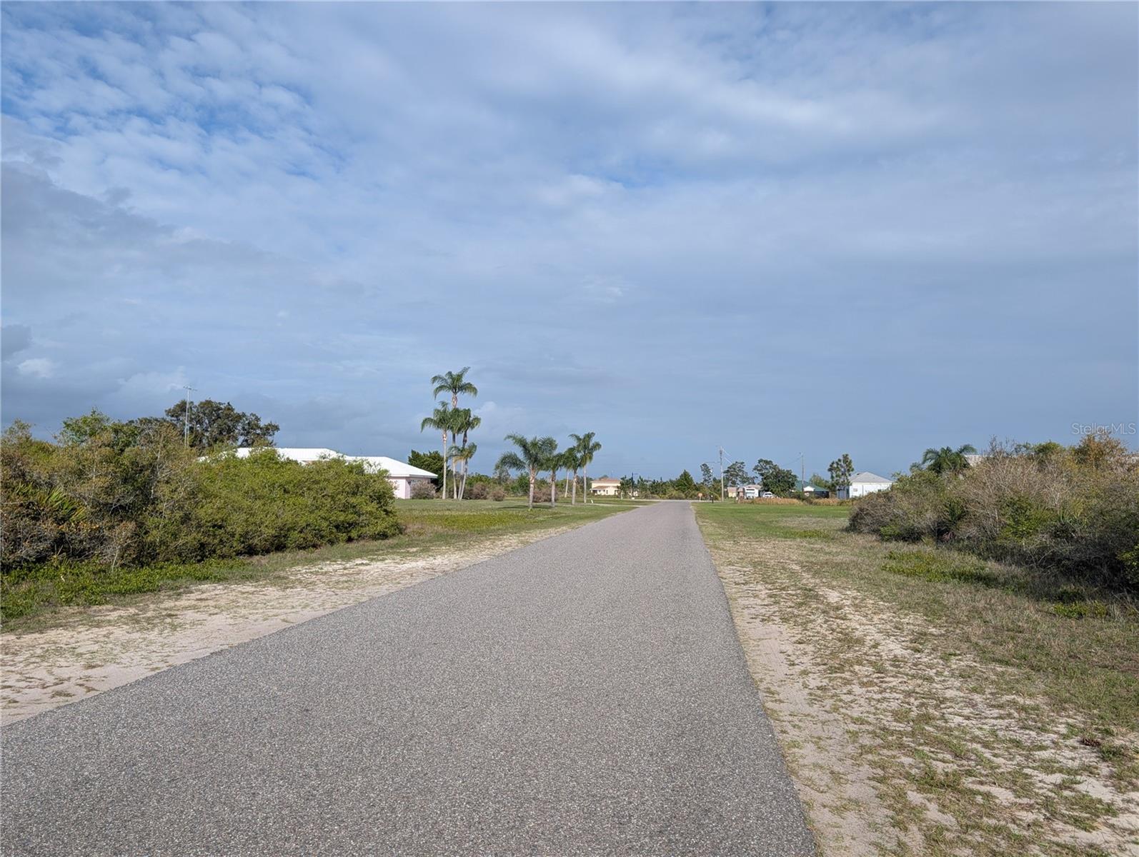 INDIAN LAKE ESTATES - Land