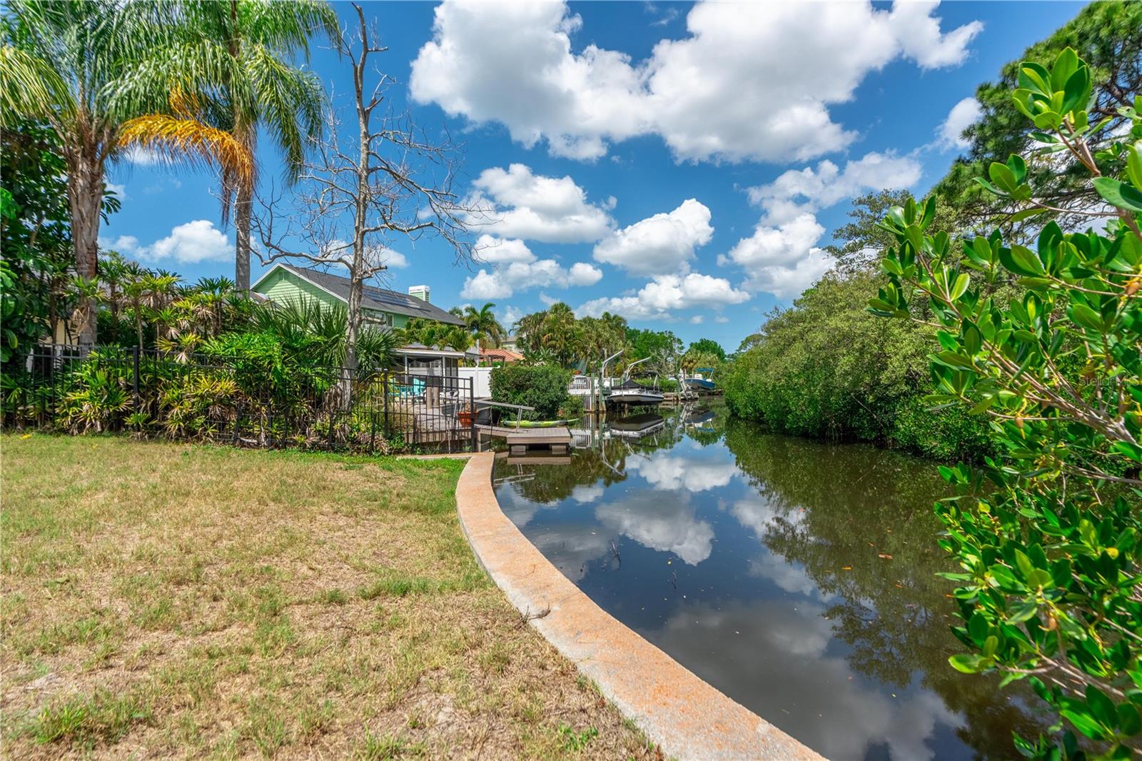 COQUINA BEACH - Land