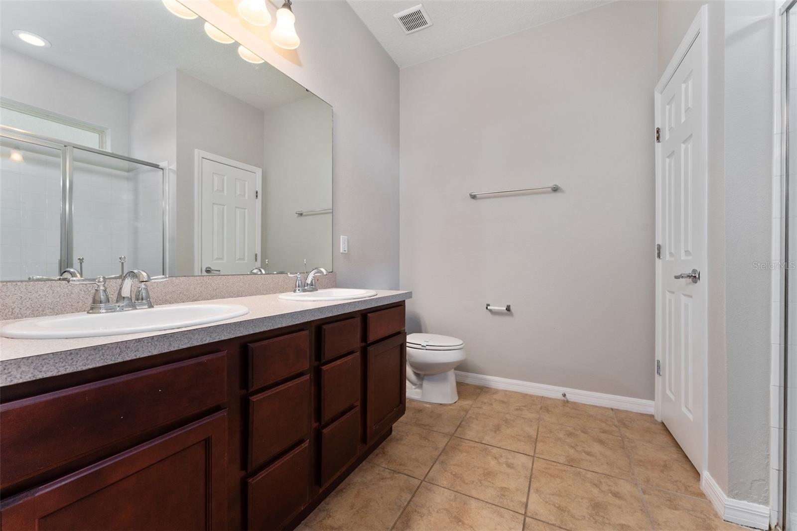 LAKESHORE AT NARCOOSSEE PH 3 - Residential Lease