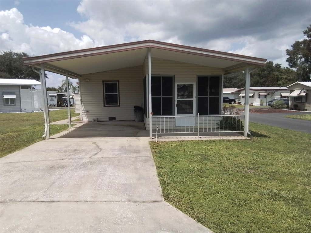 Photo of 915 Mark Road, Leesburg, FL 34748 (MLS # G5116541)