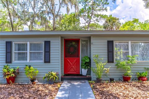 A home in LAKE MARY