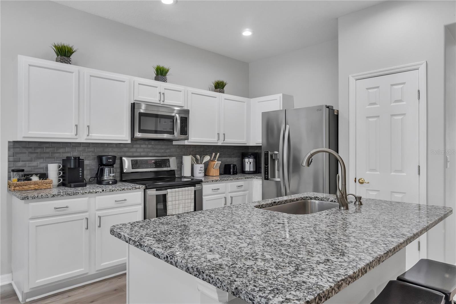 LEGACY PARK PH 02 - Residential Lease