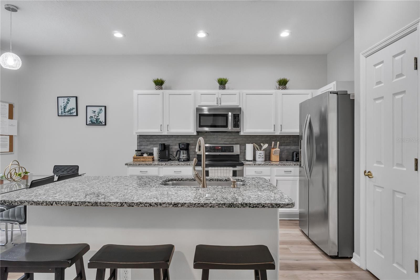LEGACY PARK PH 02 - Residential Lease