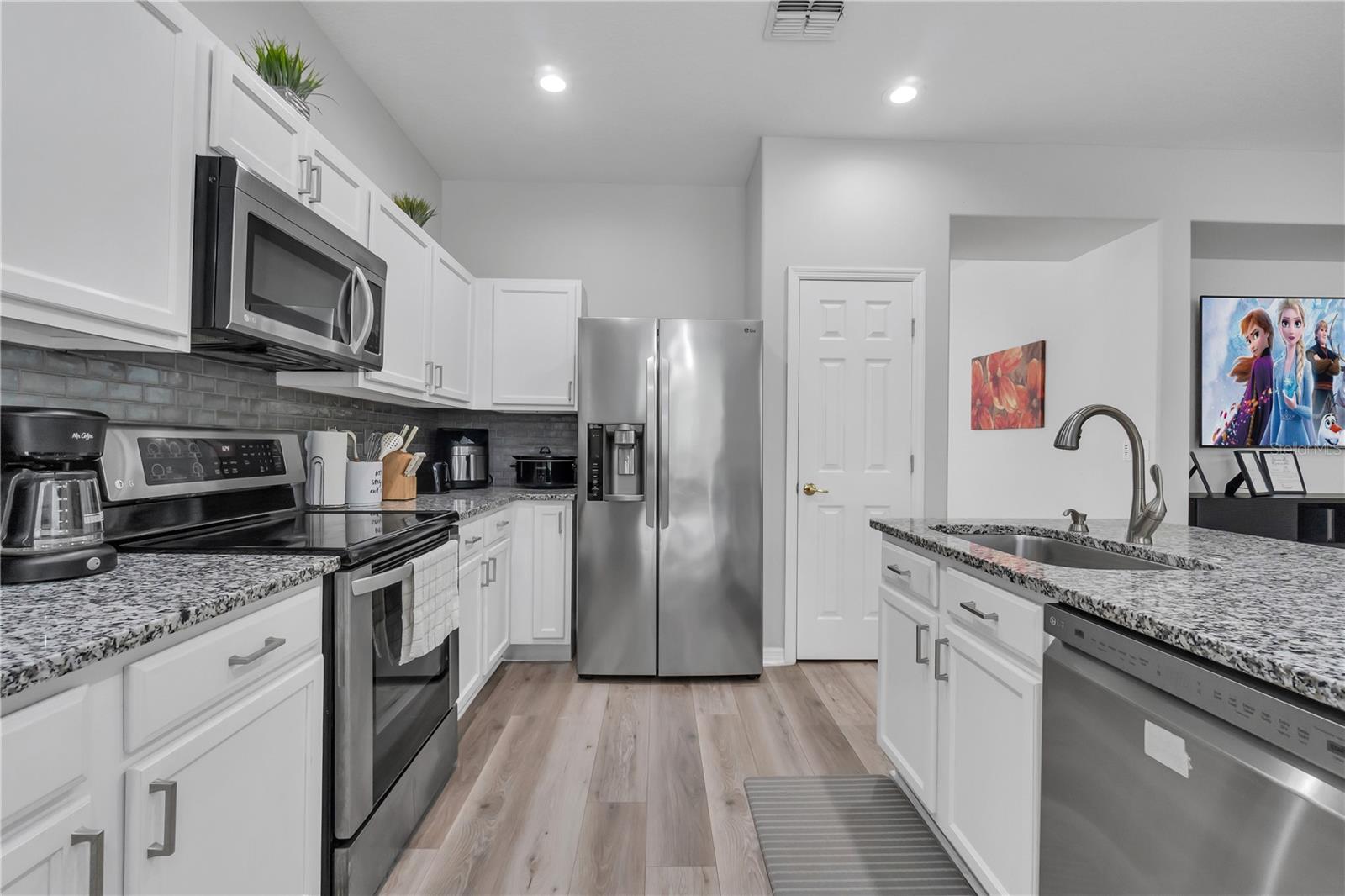 LEGACY PARK PH 02 - Residential Lease
