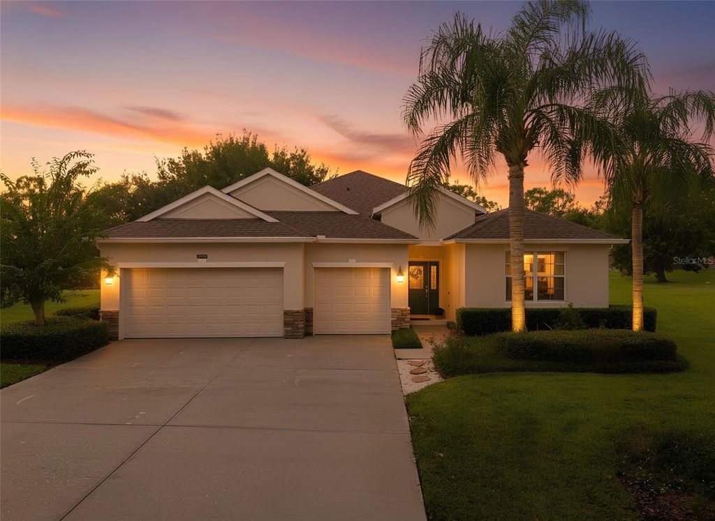 Photo of 4850 Royce Drive, Mount Dora, FL 32757 (MLS # G5103802)