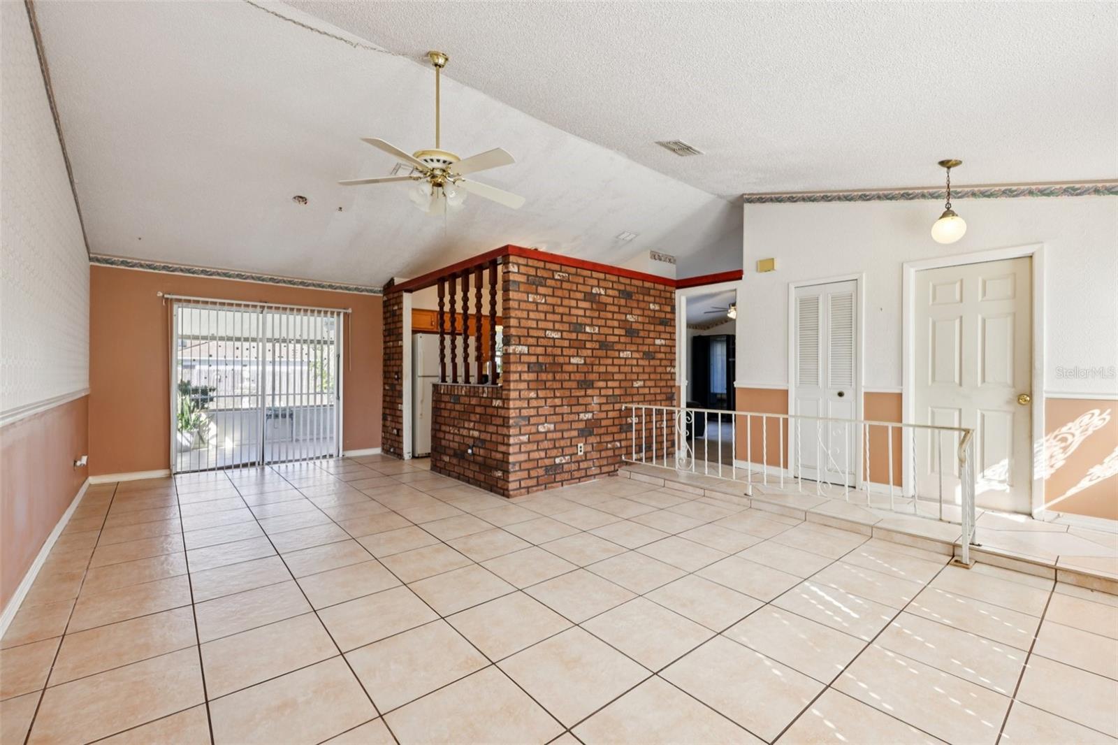 DELTONA LAKES UNIT 05 - Residential