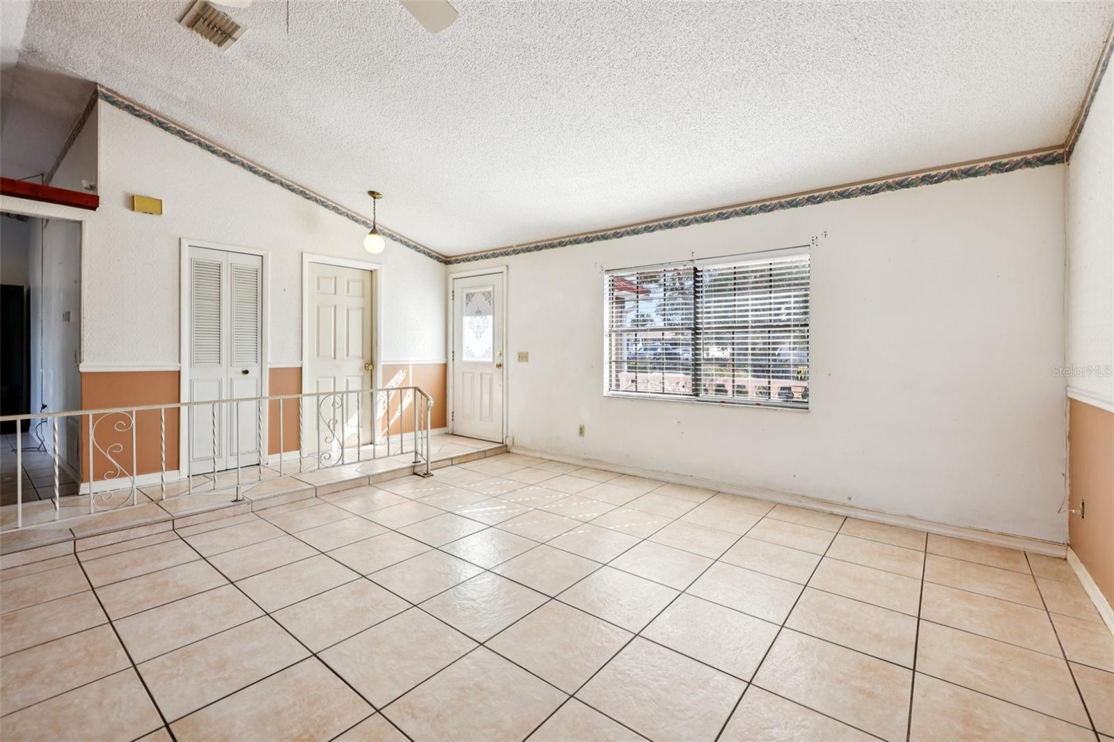 DELTONA LAKES UNIT 05 - Residential