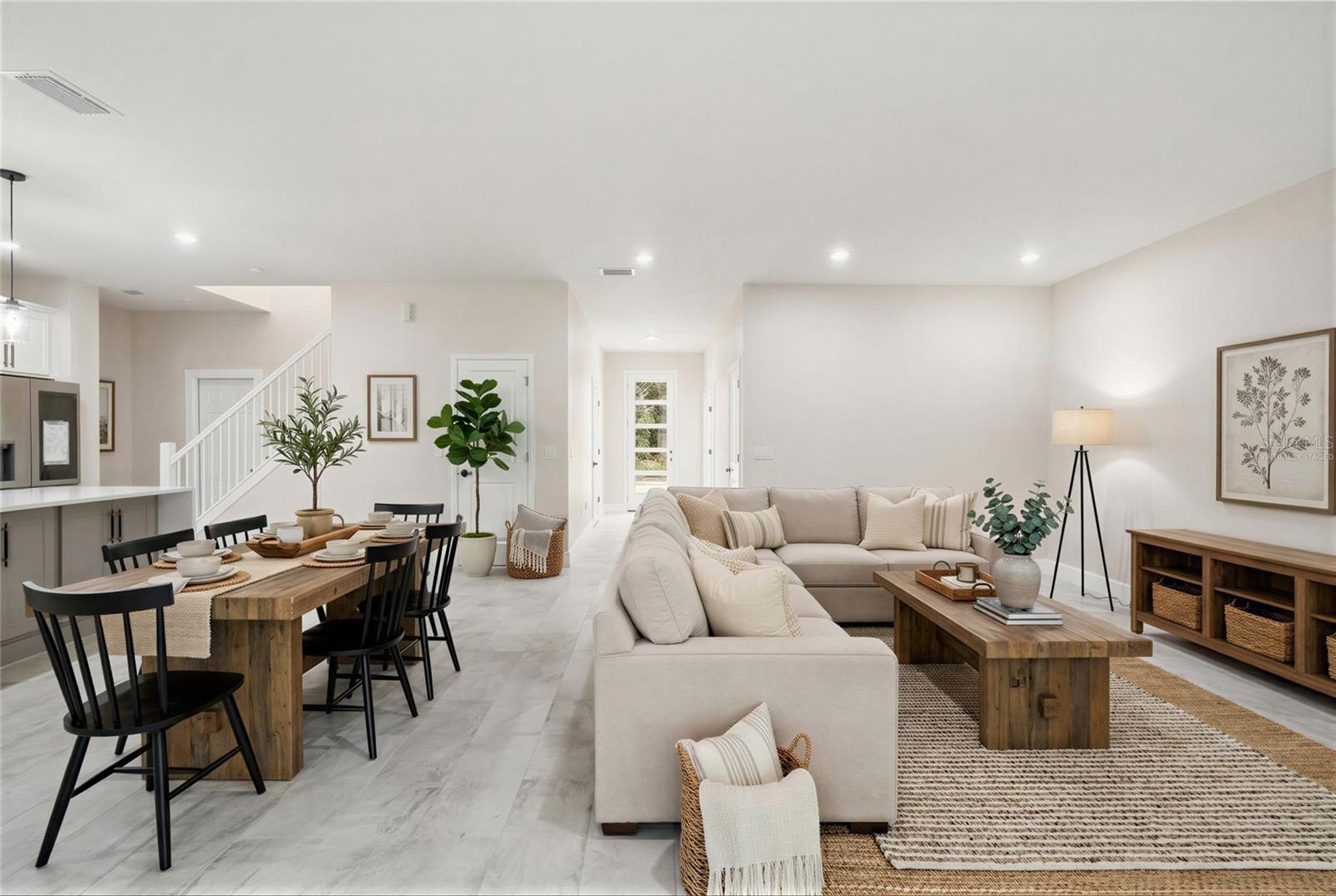 5663 W CENTRAL AVENUE