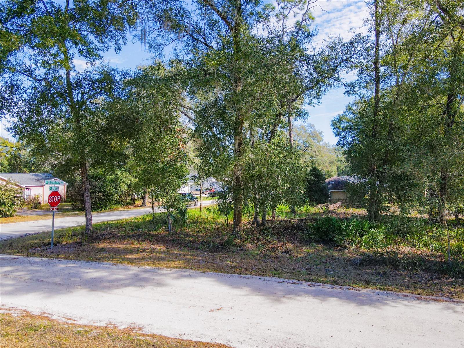 WEST HIGHLANDS - Land