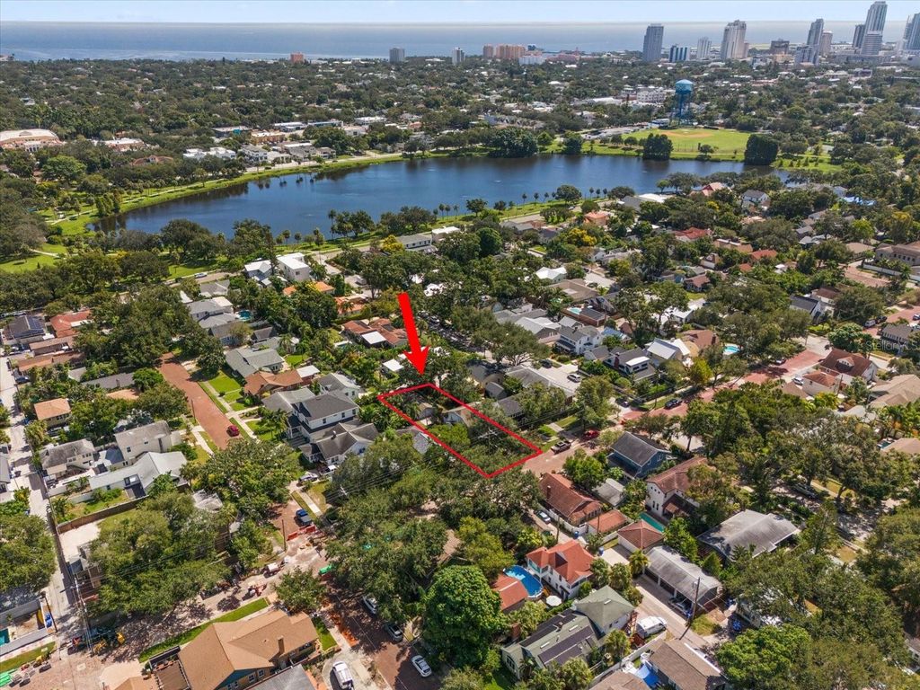 Photo of 1925 8th Street N, St Petersburg, FL 33704 (MLS # TB8436229)