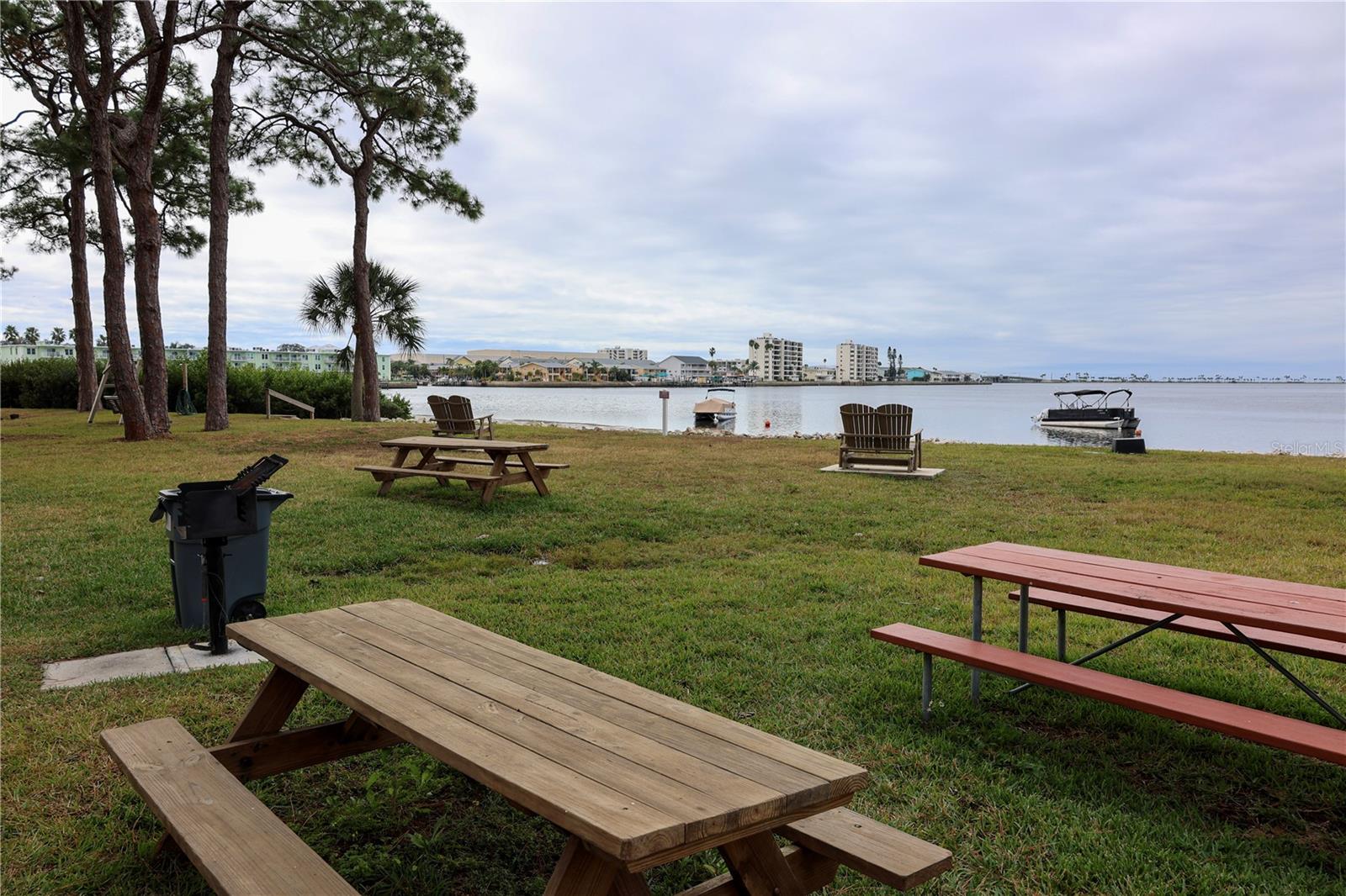 MEDITERRANEAN MANORS - Residential