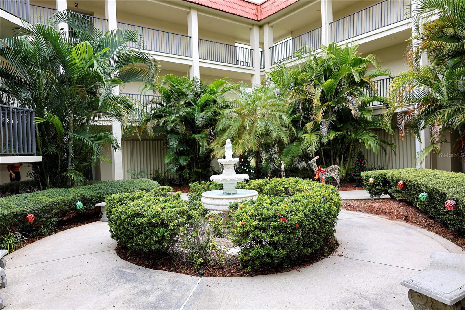 MEDITERRANEAN MANORS - Residential