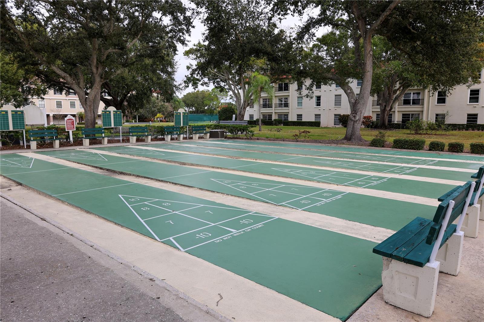 MEDITERRANEAN MANORS - Residential