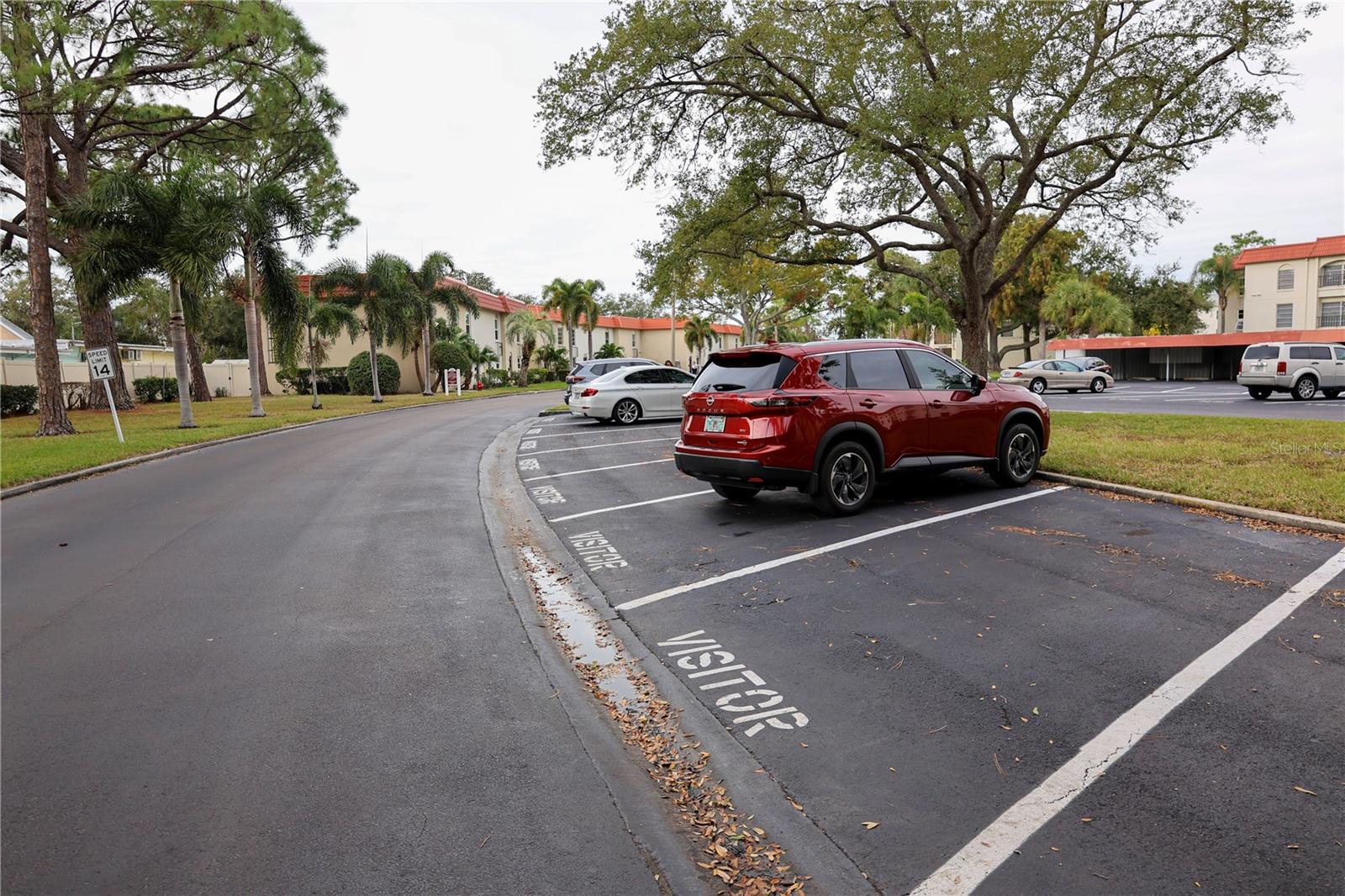 MEDITERRANEAN MANORS - Residential