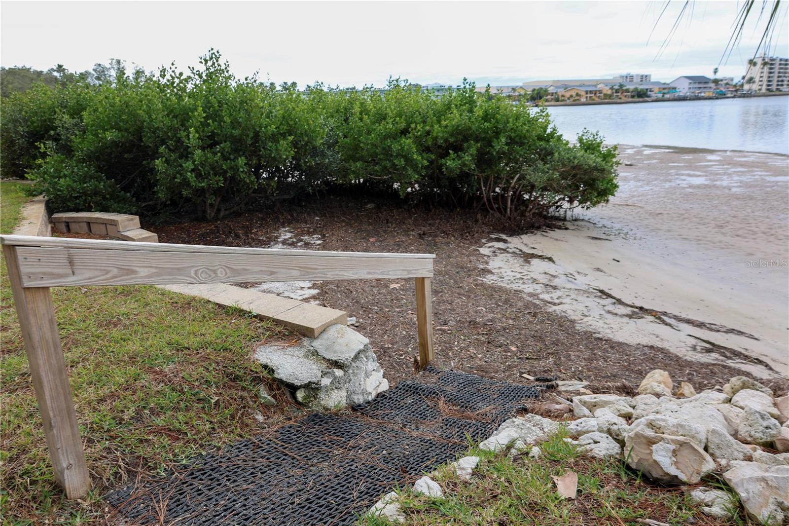 MEDITERRANEAN MANORS - Residential