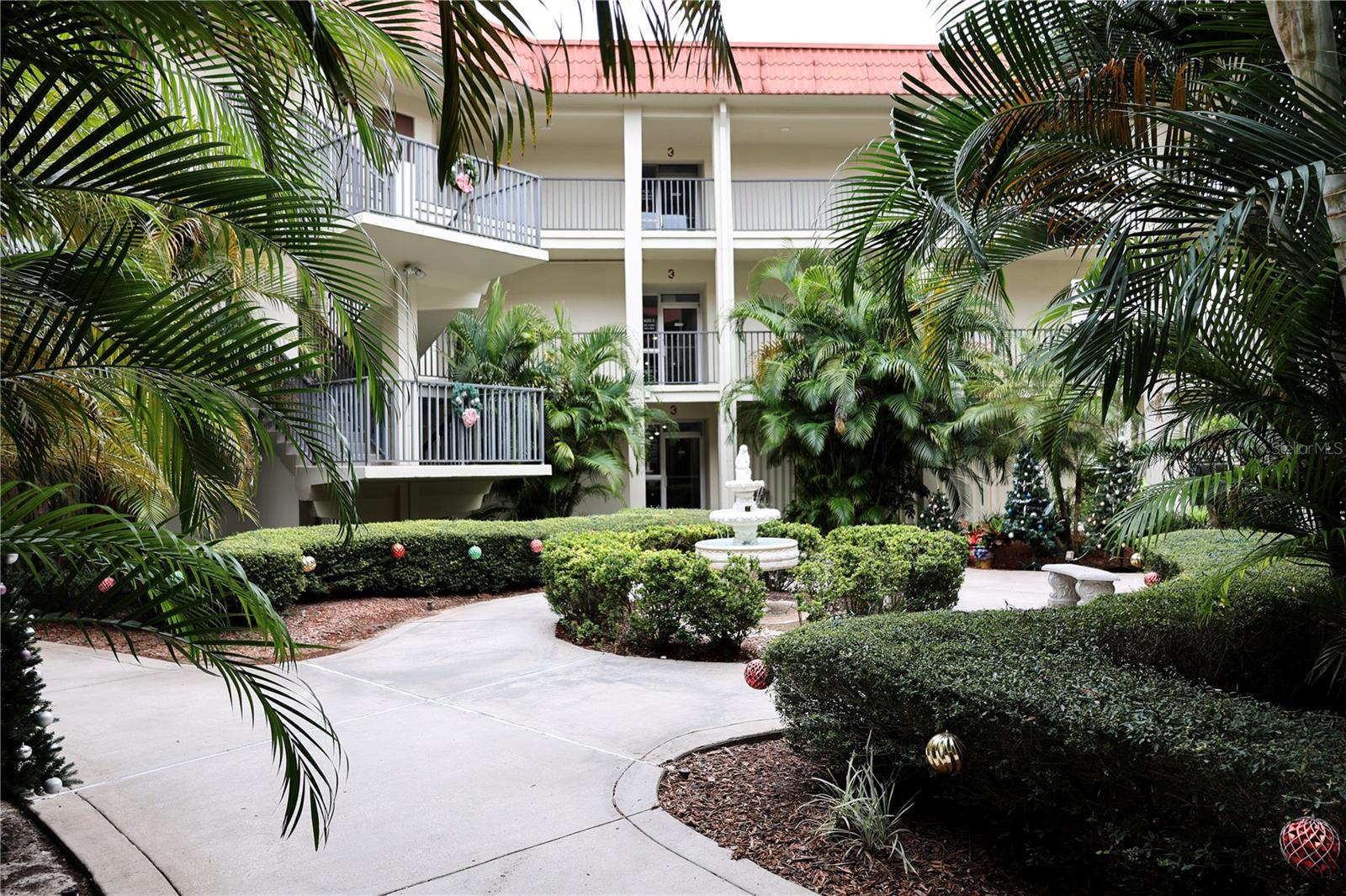 MEDITERRANEAN MANORS - Residential