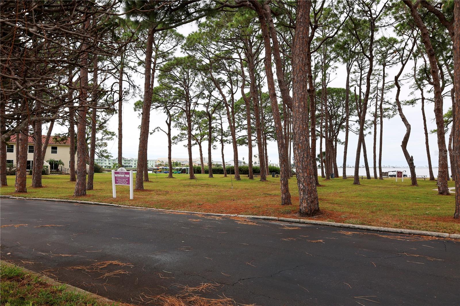 MEDITERRANEAN MANORS - Residential