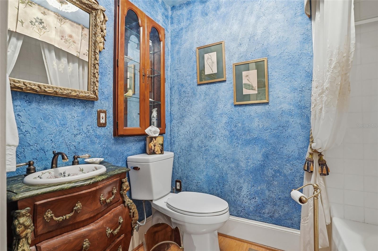 HYDE PARK WEST - Residential