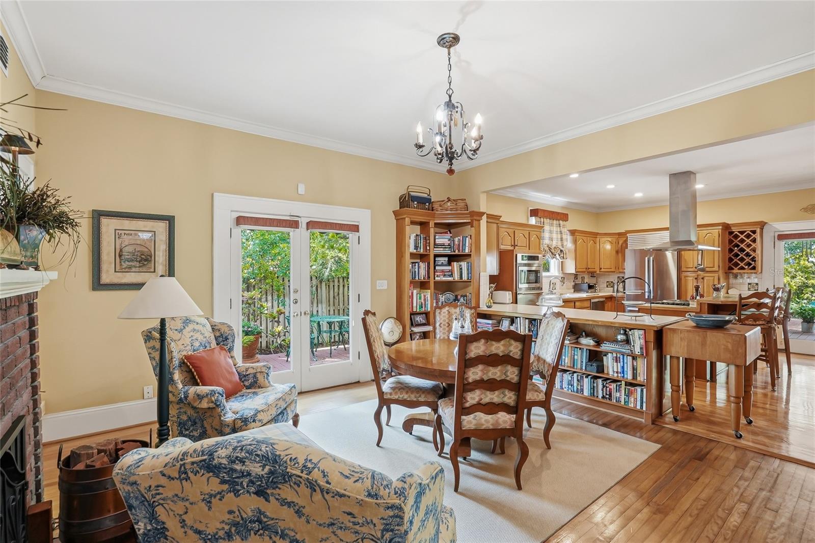 HYDE PARK WEST - Residential