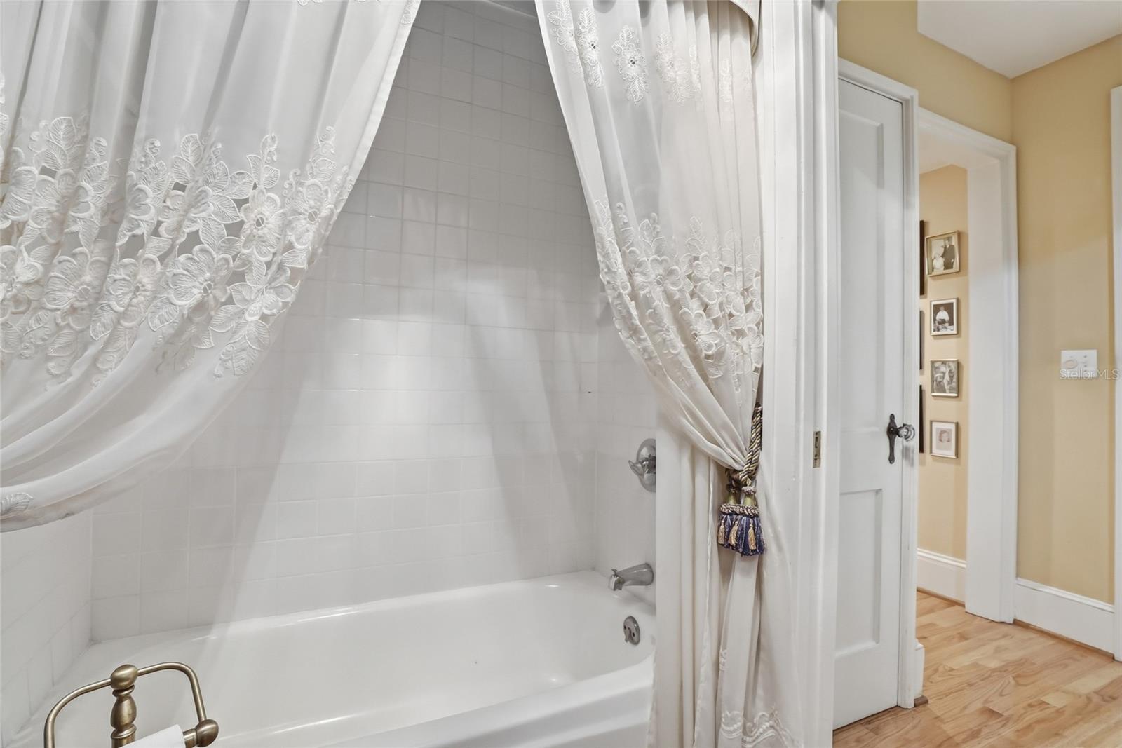 HYDE PARK WEST - Residential