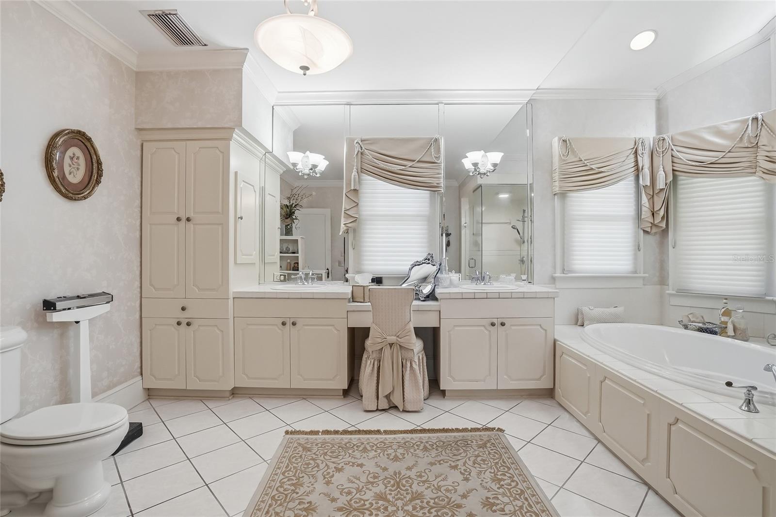 HYDE PARK WEST - Residential