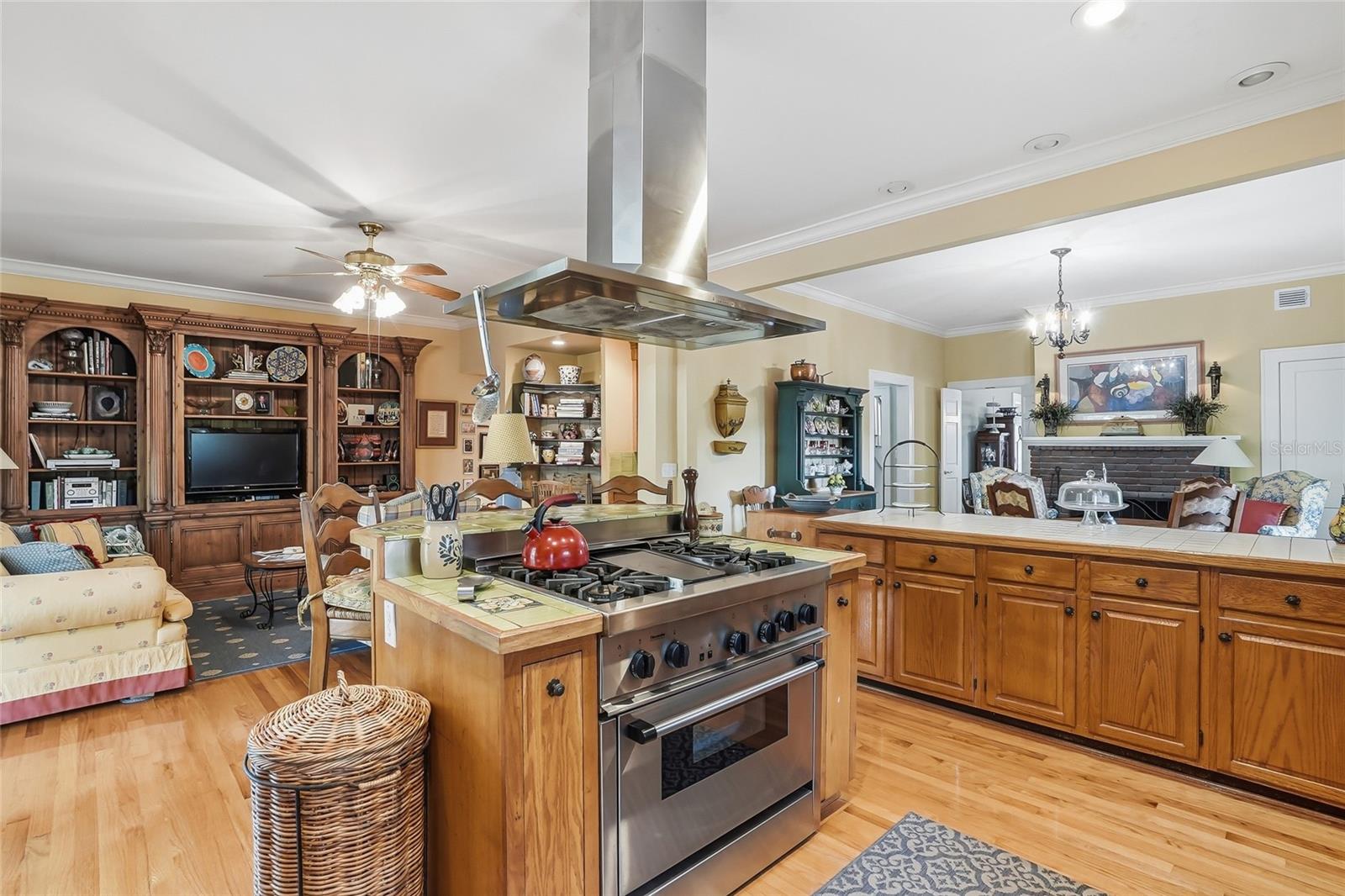 HYDE PARK WEST - Residential