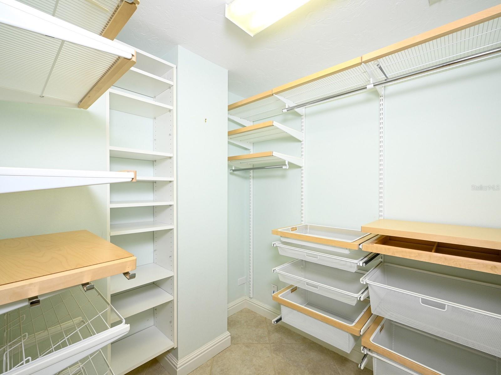 BAY PLAZA - Residential