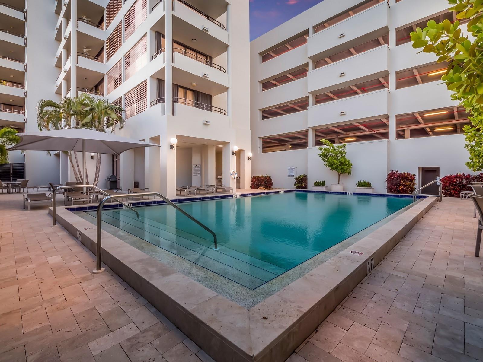 BAY PLAZA - Residential