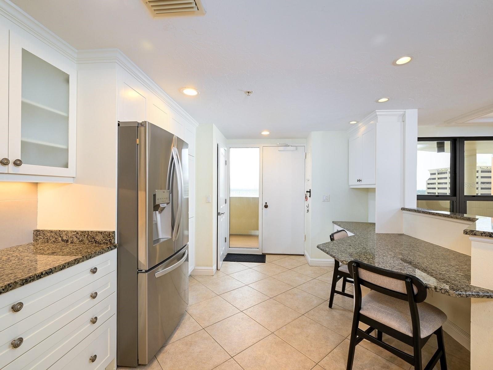 BAY PLAZA - Residential