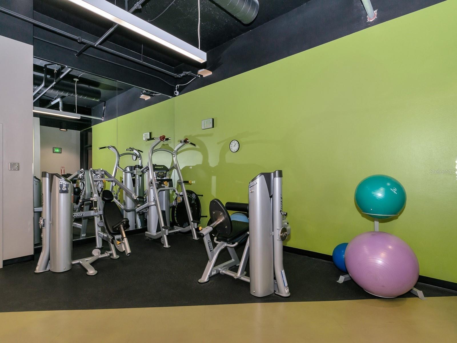 BAY PLAZA - Residential