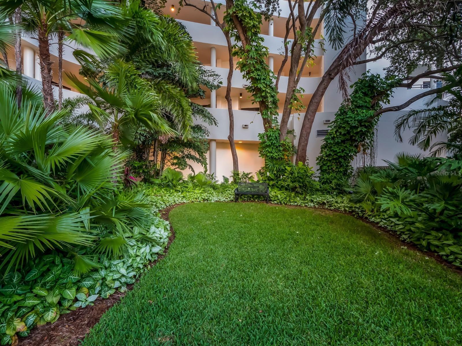 BAY PLAZA - Residential