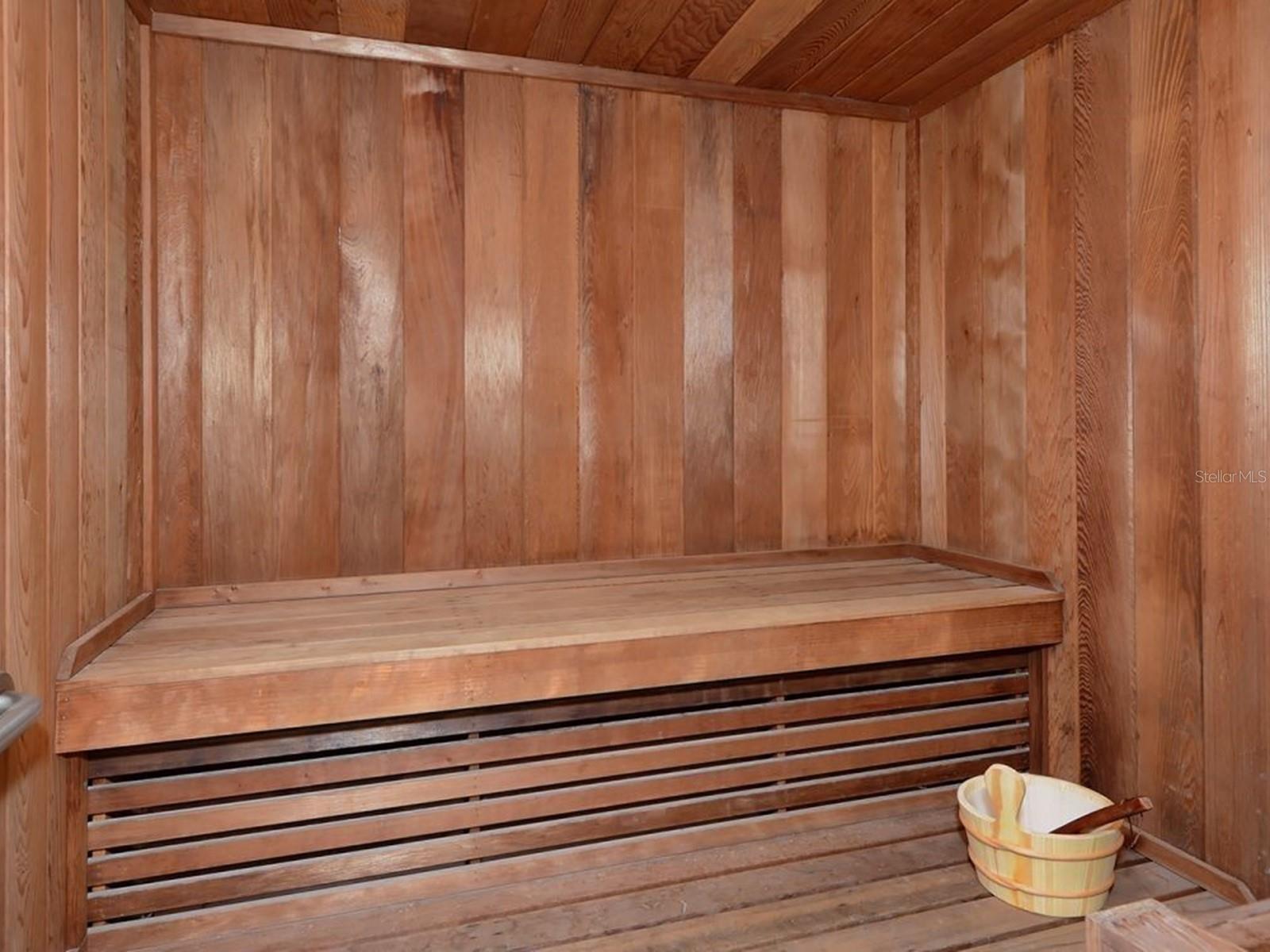 BAY PLAZA - Residential