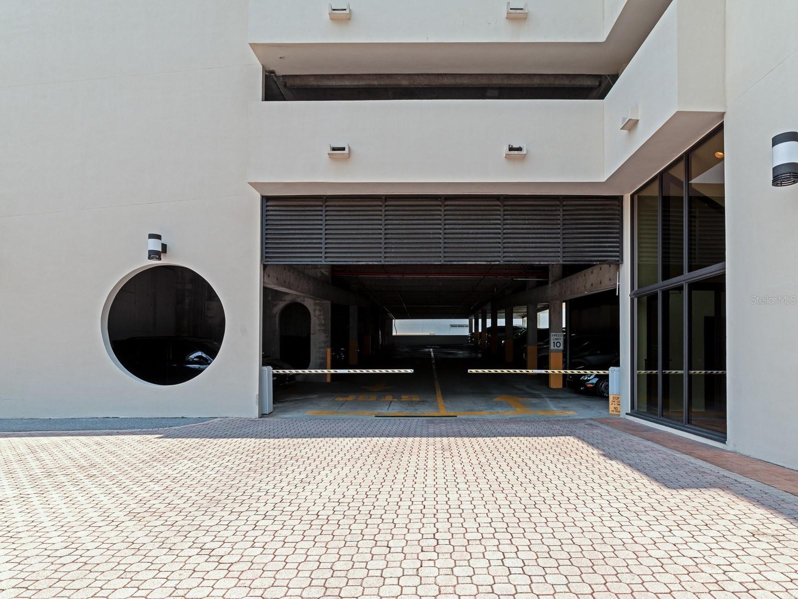 BAY PLAZA - Residential