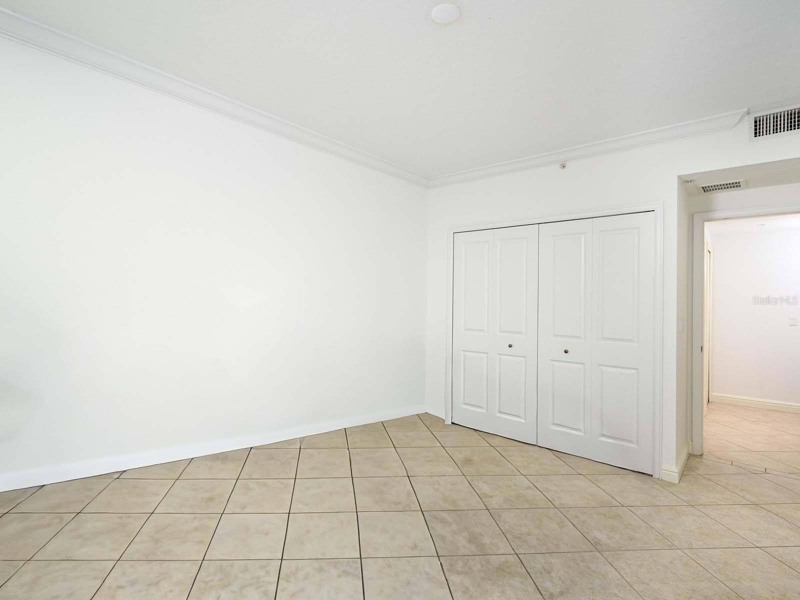 BAY PLAZA - Residential