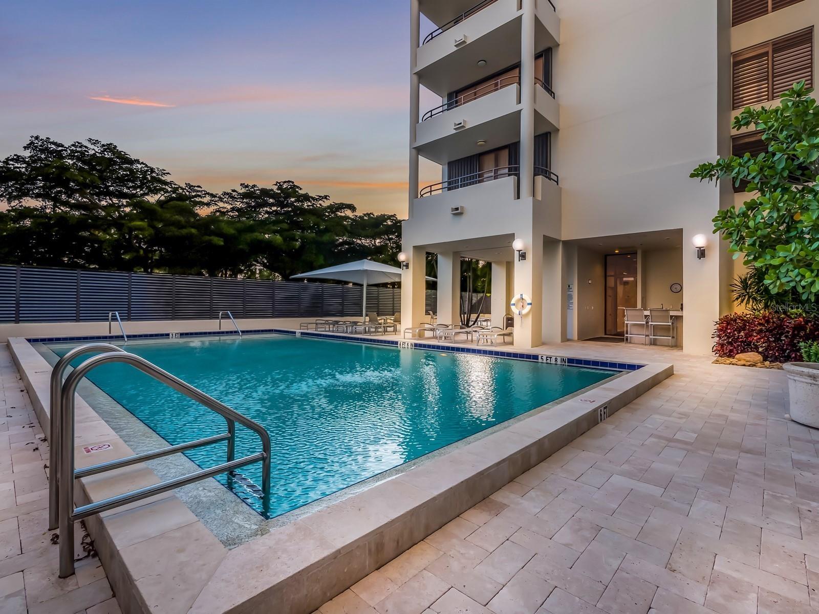 BAY PLAZA - Residential