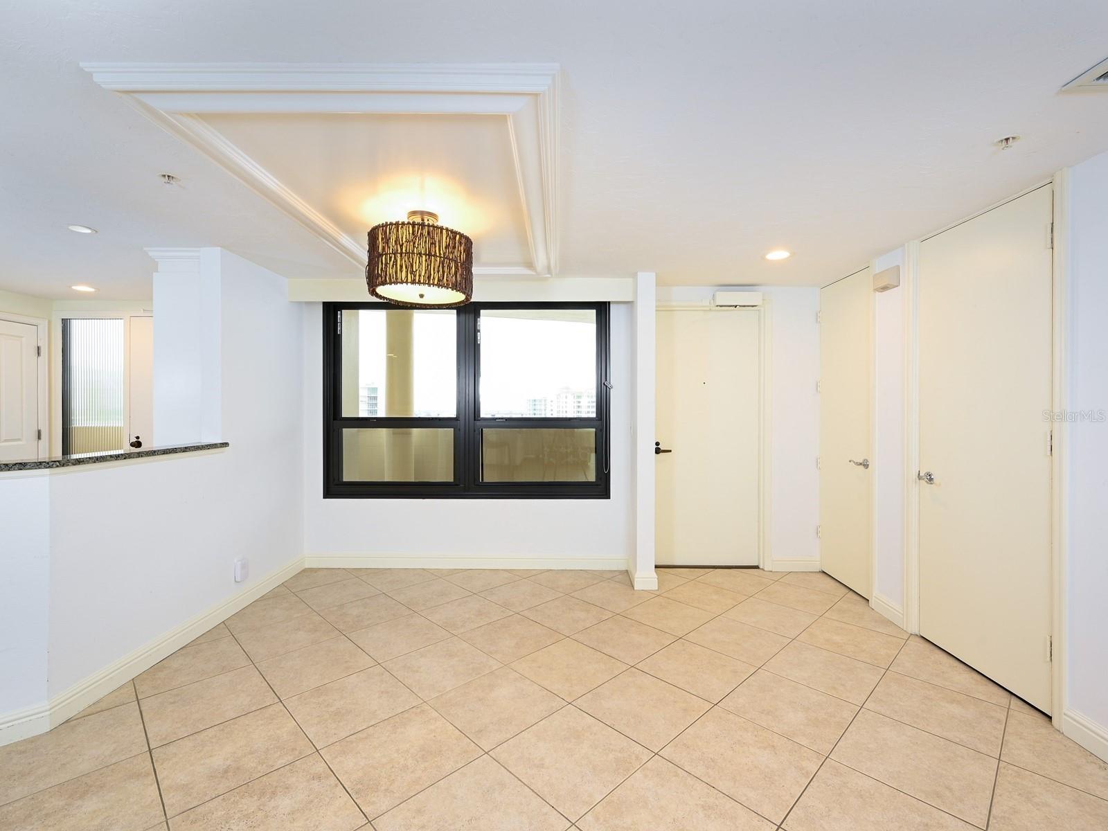 BAY PLAZA - Residential