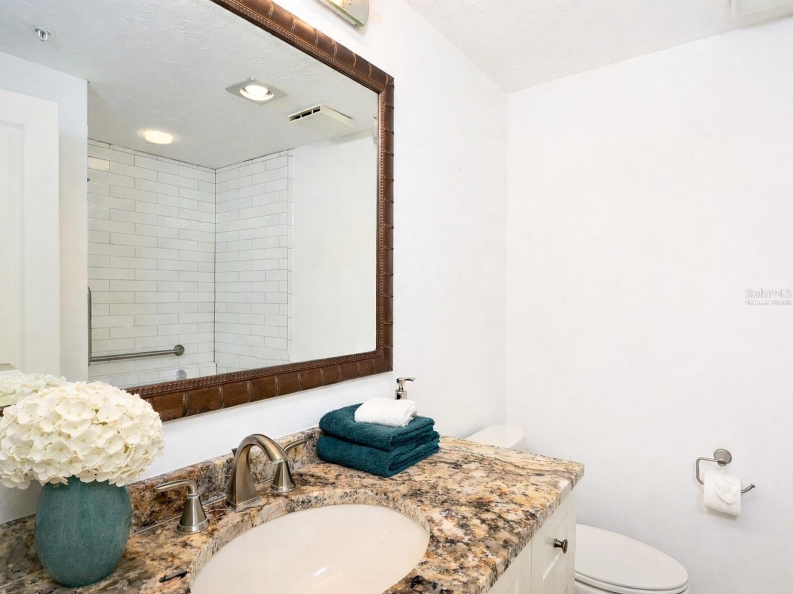 BAY PLAZA - Residential