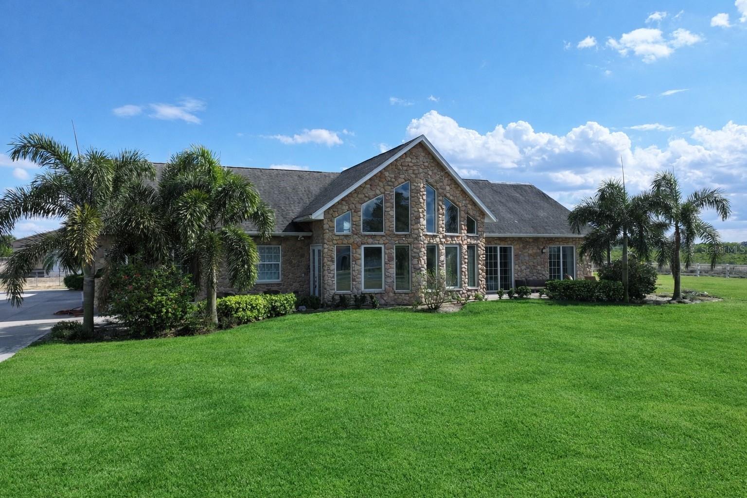 186 S BEAR POINTE DRIVE